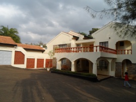 The house in Runda that I have been staying in. Kenya has definitely proved to be a much richer country thatn Malawi!